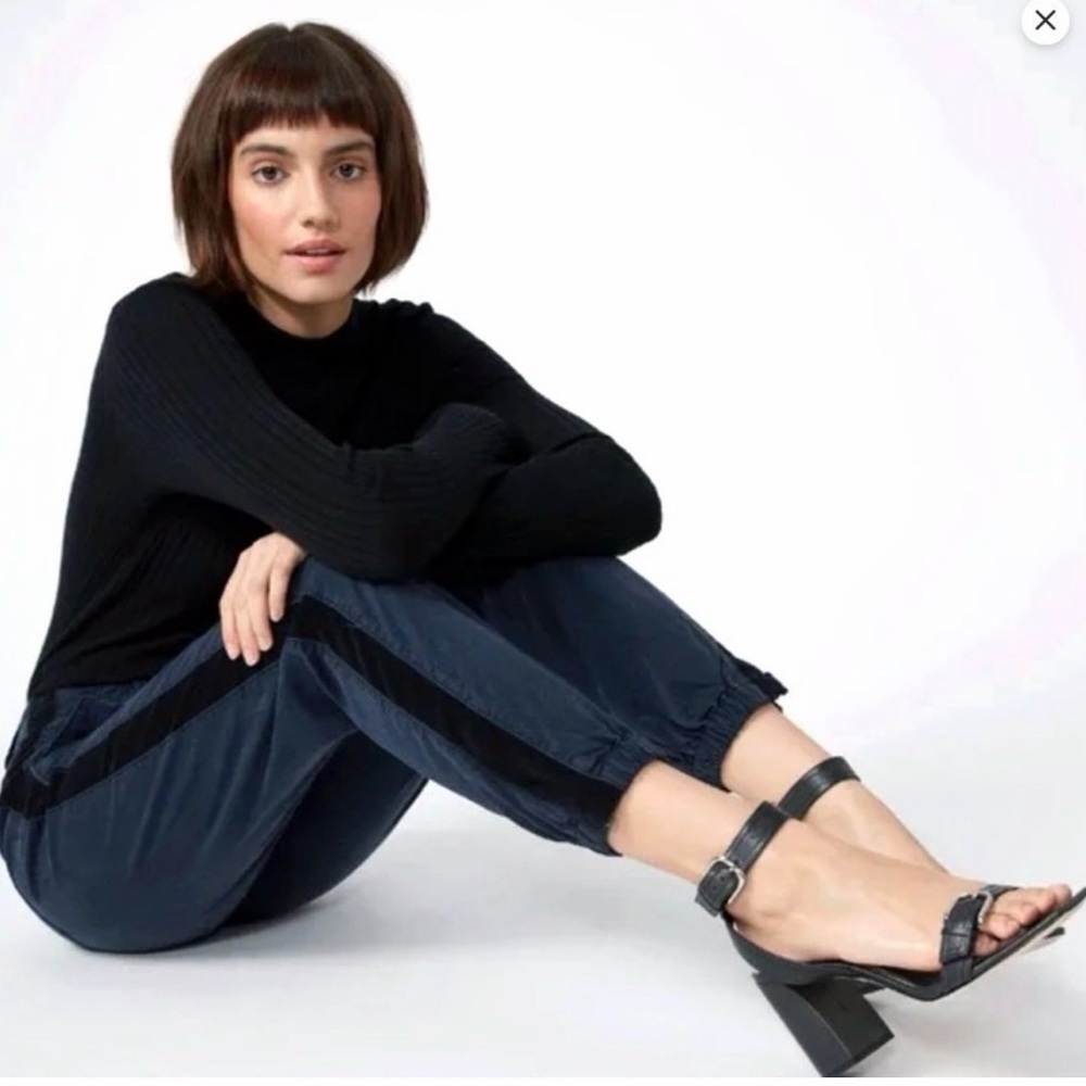 NWT PAIGE Size 28 Mayslie Navy Blue Ankle Crop Midrise Side Stripe Jogger Pants